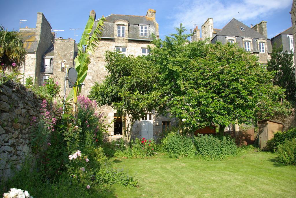 דינאן Appartement Des Remparts חדר תמונה
